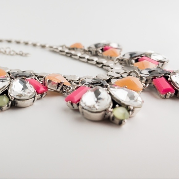 Stella & Dot Callie Statement Necklace Crystal Rhinestone Floral Silver Tone - Picture 11 of 15